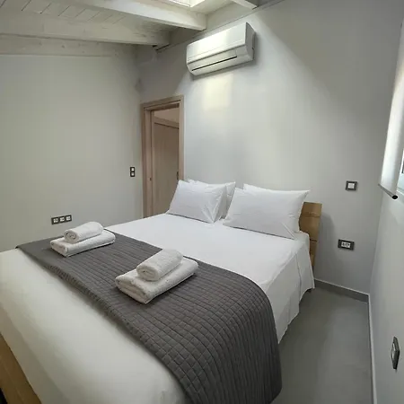 In - Rodelia Nr4 In Roda (Corfu)
