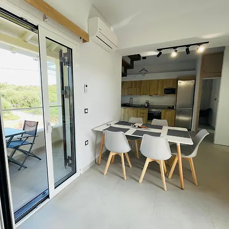 In - Rodelia Nr4 In Roda (Corfu)